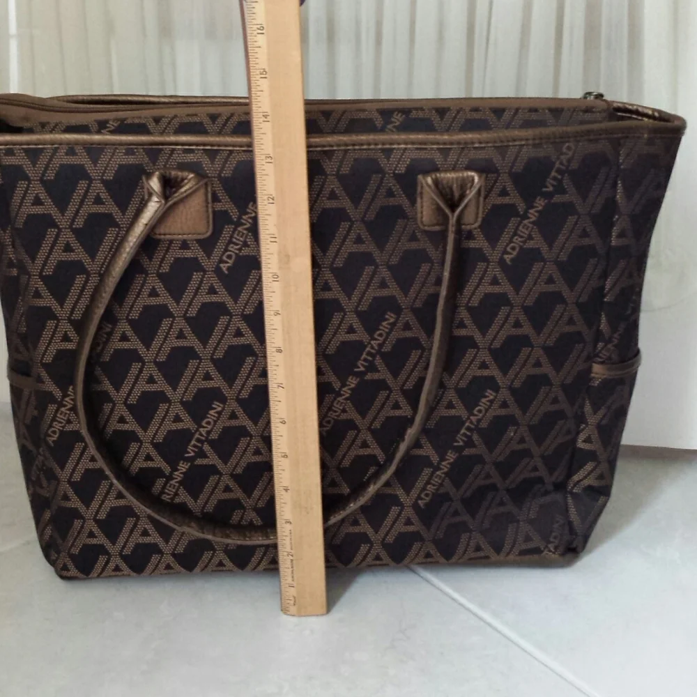 NWT Adrienne Vittadini laptop tote